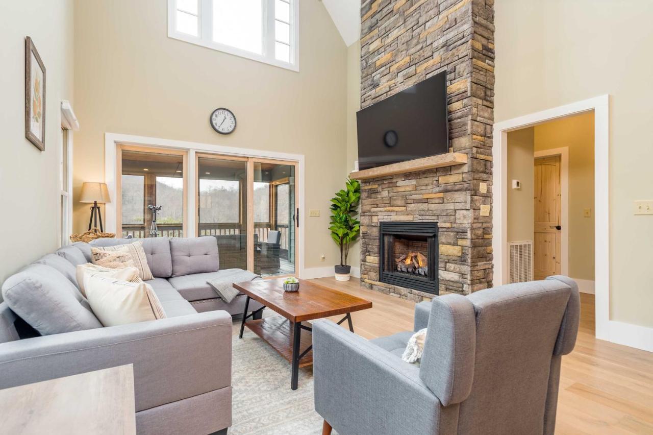 Cullowhee Home With Game Room, Wraparound Decks Экстерьер фото