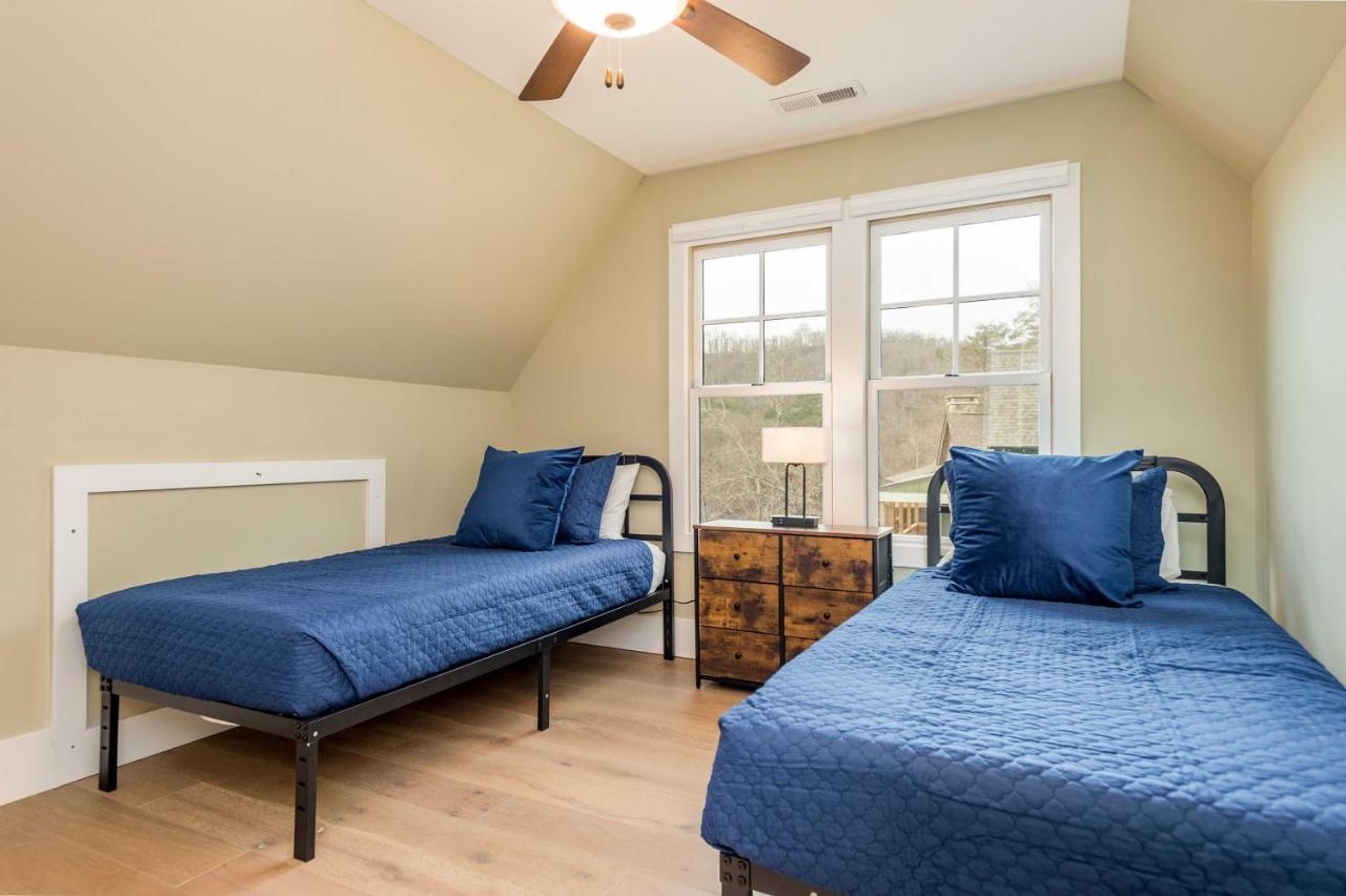 Cullowhee Home With Game Room, Wraparound Decks Экстерьер фото